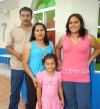 27072008
Kimberly Michelle con sus padres Absalom Ruiz y Lucy Olvera de Ruiz