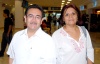 27072008
Mariana Luévanos, Mariana y Georgina Loyo viajaron a Veracruz y fueron despedidas por Reyna y Abelardo Luévanos