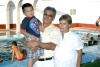 28072008
Juan Francisco Castañeda Carrizal y Rebeca Mata Ortega con el pequeño Adams Castañeda Sánchez.