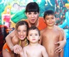 31072008
Brenda Batarse con sus hijos Sarah, Carlos y Julián Ruenes