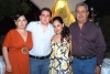 29072008
Señores Paty Ortiz de Flores y Gerardo Flores Domínguez, con sus hijos Alejandro y Anaí.