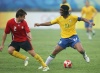 Las selecciones olímpicas de futbol de Serbia y Australia empataron a un tanto en Shanghai en el segundo día de competición oficial de los Juegos Olímpicos.