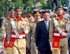 Musharraf asumió el poder el 12 de octubre de 1999 en un Golpe de Estado incruento contra el Gobierno de Nawaz Sharif, quien hoy es uno de los socios
del Ejecutivo.