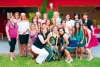 María Isabel Graham, Carmen Fernández, Araceli Graham, Ana Cuevas, María Luisa Elizondo, Roberta Flores, Irma Murguía, Araceli y Luisa Fernanda Martínez acompañando a la novia.