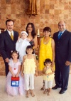 10082008
Isaac Aldana acompañado en su cumpleaños por María Judith Aldana, sus abuelitos Humberto y Olivia Aldana, y su tía Rosario Aldana