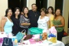 10082008
Jorge Luis Gómez acompañado de algunos amigos asistentes a su fiesta de bienvenida