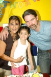 17082008
Evy Frias de Case y Thomas Case con su hija Megan