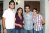 20082008
José Luis con su mamá Dora Patricia Palacios y sus hermanos Carlos y Mary Fer