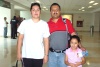26082008
Pedro Ibarra viajó a México y lo despidieron Ivette Rivera y Fernanda Ibarra.