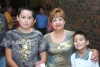 24082008
Hilda Santacruz Polendo con sus nietas Ana Camila y Amelia.