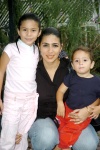 24082008
Nayma Charara con los niños Mariana y Adel Charara