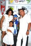 26082008
Enrique con sus padres Arlette de Salazar y Antonio Salazar, y su hermanita Barbie.