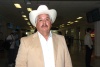 27082008
Sinoé Morales viajó a la Ciudad de México y fue despedido por la familia Morales Varela