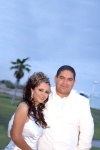 Sr. Heriberto Barrón Fraire y Srita. Guadalupe Félix Álvarez contrajeron matrimonio por lo civil en el Club de Golf Los Azulejos, el martes 12 de agosto de 2008. 

Estudio Carlos Maqueda