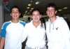 02092008
Abraham Morán viajó a la Ciudad de México y lo despidieron Marycruz y Cristino Morán.