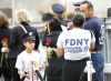 Los familiares de las víctimas del Centro de Comercio Mundial en Nueva York se congregaron en el lugar de la tragedia en Manhattan para escuchar mensajes de dignatarios.