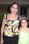 07092008
Liliana Estrella con su hija Victoria Soto Estrella.