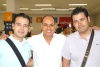 15092008
Miguel Castro, Felipe Ramírez y Othón Gutiérrez se encontraban en la sala de espera del aeropuerto.