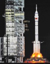 El cohete espacial Shenzhou 7, en la tercera misión tripulada de China, despegó poco después de las 1300 GMT bajo los claros cielos nocturnos del noroeste chino.