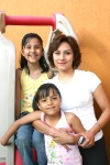 21092008
Cristina Flores y Érika Flores en los tres años de vida de Bárbara Márquez Flores