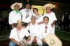 23092008
Don Porfirio celebró su cumpleaños muy a la mexicana y acompañado de Manuel, José Encarnación, María Nieves, Roberto, Héctor y Luis.