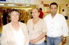 25092008
Bertha Saldívar y Luis Hernández Reza despidieron a Amparo Saldívar, quien viajó a Tijuana