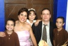 24092008
Cristina Vega de Sánchez y Carlos Sánchez Haro junto a sus hijos Carlos, Andrea y Gustavo