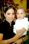 26092008
Fernanda Ortiz de Del Bosque con sus pequeños Mary Jose y Homero del Bosque Ortiz