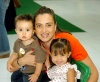 28092008
Mayte Aguirre de Anaya con sus hijos Leonardo y María Teresa Anaya Aguirre.