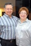 28092008
Carlos Obregón Sarabia, en su cumpleaños acompañado de su esposa Carolina Jover de Obregón