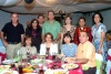 29092008
Maru, César, Margarita, José, Laura, Óscar, Alicia, Lety, Myriam y Armando, acompañaron a la festejada en su cena