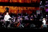 Manzanero tocó el piano, y cantó un fragmento de la canción “Adoro” en maya, ante la sorpresa de Domingo, quien luego se incorporó en otro segmento de ese tema.