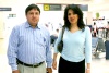 12102008
Sergio Lozano y Karla Gardenia Jiménez se encontraban en la sala de espera del aeropuerto.