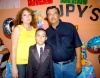 06102008
Reyna Flores Dueñas y José Luis López Rucova festejaron a su hijo Miguel Ángel López Reyna el día de su noveno cumpleaños.