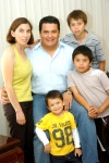 04102008
Cecy Sotomayor, Gerardo Flores, Isela Sotomayor, Joaquín Ponce, Fany Flores y Cristy Sotomayor