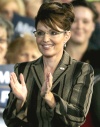 La portavoz de Palin, Maria Comella, se limitó a declarar que los responsables de la campaña electoral 'no comentan decisiones estratégicas sobre cómo se gastan los recursos financieros destinados a la campaña'.