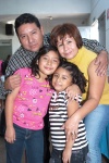 13102008
Marisa Mancinas con su hijita Pamela Martínez.