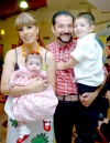 25102008
Pamela Rodríguez Espinoza acompañada de su prima Mariana Romo Espinoza, el día de su fiesta de cumpleaños