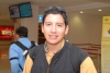 28102008
A la Ciudad de México salió Alejandro Pámanes, le deseó feliz viaje Jorge Zárate.