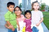 29102008
Mary Jose Ojeda González junto a sus hermanas y sus papás Rosy y Marco Ojeda