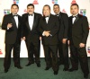 La agrupación de música regional mexicana Los Tigres del Norte, ofreció una actuación en la ceremonia de la novena entrega de los Latin Grammy. Jorge Hernández (voz); Hernán Hernández (bajo eléctrico); Eduardo Hernández (acordeón y saxofón); Luis Hernández (bajo sexto), y Oscar Lara (batería), contagiaron a la concurrencia con un popurrí con temas entre los que resaltó 'Hoy es tu noche'.