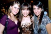 09112008
Gaby Ramos en su cumpleaños junto a sus amigas Jose de López y Carmen de Hermosillo.