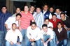 09112008
César Dovalí acompañado de sus amigos que asistieron a su despedida de soltero.