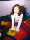 11112008
Rodeada de pelotas multicolores y acompañada de su mamá Liliana y de su hermano Carlitos, Andrea Rendón Orduña celebró su cumpleaños.