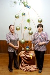 16112008
Juanita de Contreras y Lula Valdés, junto al sofisticado árbol de Navidad que confeccionaron.