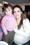 26112008
Carmen María Wolff y Silvana Wolff asistieron a reciente festejo infantil