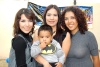 29112008
Luis Daniel González Muñoz acompañado en su fiesta de cumpleaños por Samantha, Cory y Astrid Muñoz