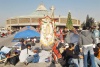 La peregrinación a la Basílica de la Guadalupe es una de las más grandes e importantes del culto católico, y en el atrio del templo, localizado al pie del cerro del Tepeyac, no faltan como cada año bailes, música y mucha devoción.