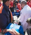 En la ceremonia del 'juego limpio', los jugadores de ambos equipos salieron tomados de la mano con niños para pedir que el partido se jugara fuerte pero leal.