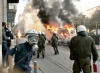 Más de 200 jóvenes participaron en enfrentamientos con la policía en Atenas.
